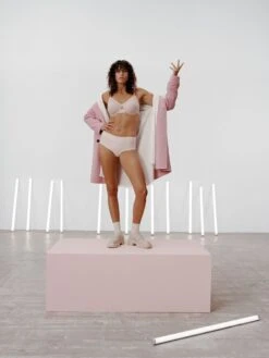 Chantelle Smooth Lines Very Covering Moulded Bra - Golden Beige -Outlet Soft Curve Bra Store braforme chantelle c11n10 01n ls